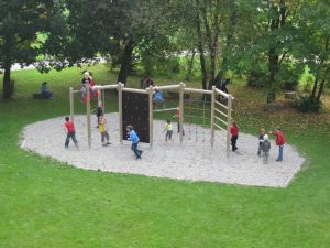 "Bewegte Pause" Klettergerüst im Pausehof
